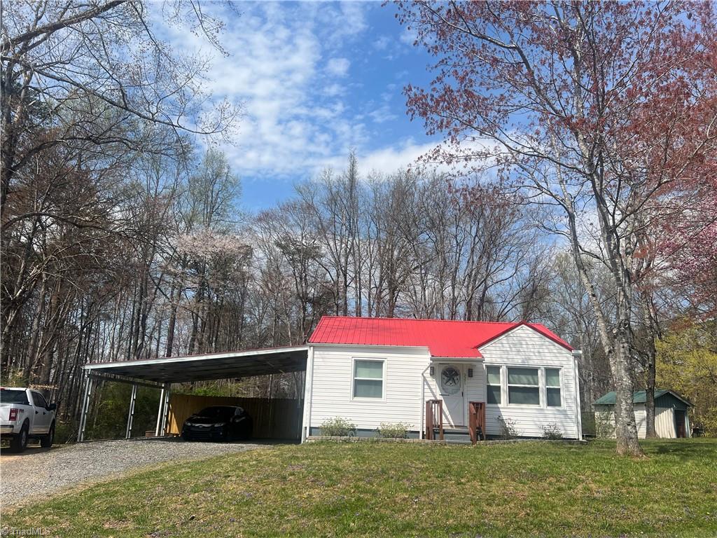 2371 Wards Gap Road Mount Airy, NC 27030 - Photo 15 of 16 Gallery Image 15