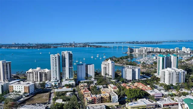 $1,695,000 | 1513 Oak Street, Unit 18, Sarasota, FL 34236