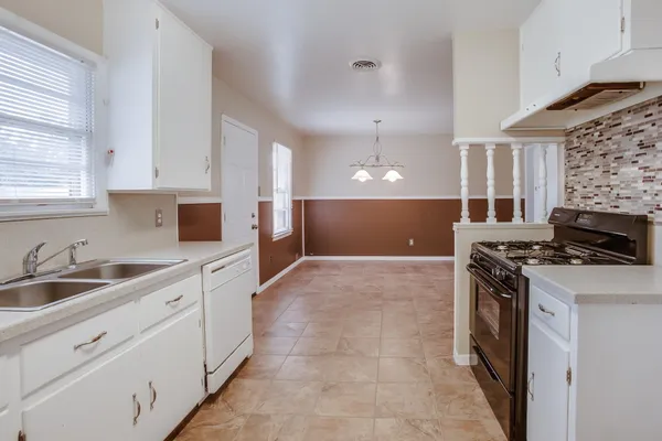 $1,150 | 5114 44th Street, Lubbock, TX 79414