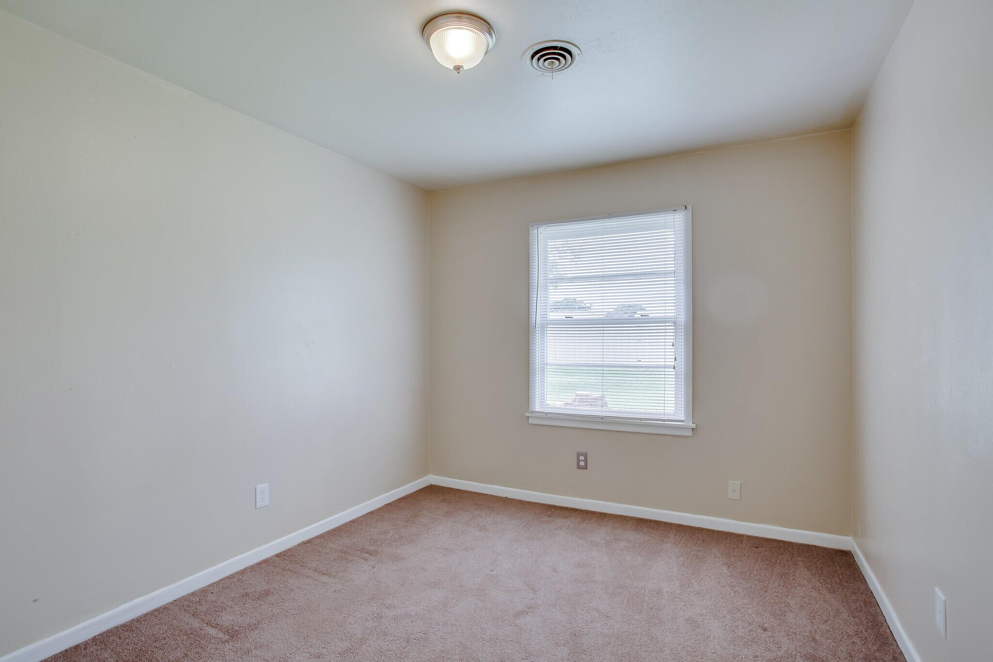 5114 44th Street Lubbock, TX 79414 - Photo 10 of 12 11