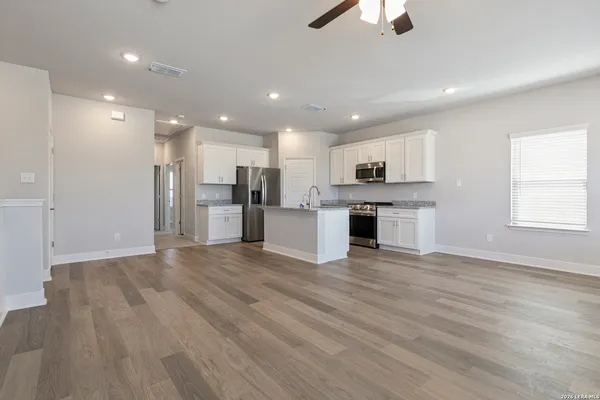 $1,500 | 7126 Magnolia Creek, Unit 201, San Antonio, TX 78252