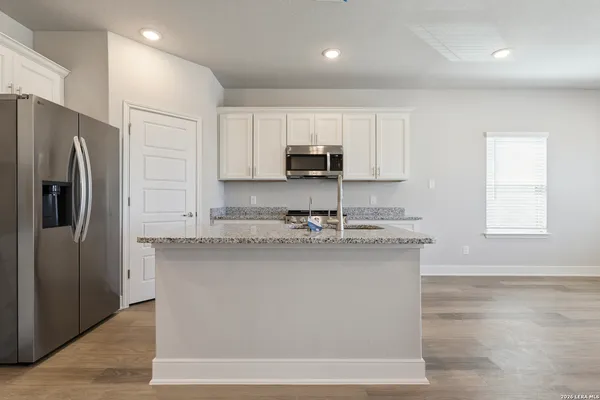 $1,500 | 7126 Magnolia Creek, Unit 201, San Antonio, TX 78252