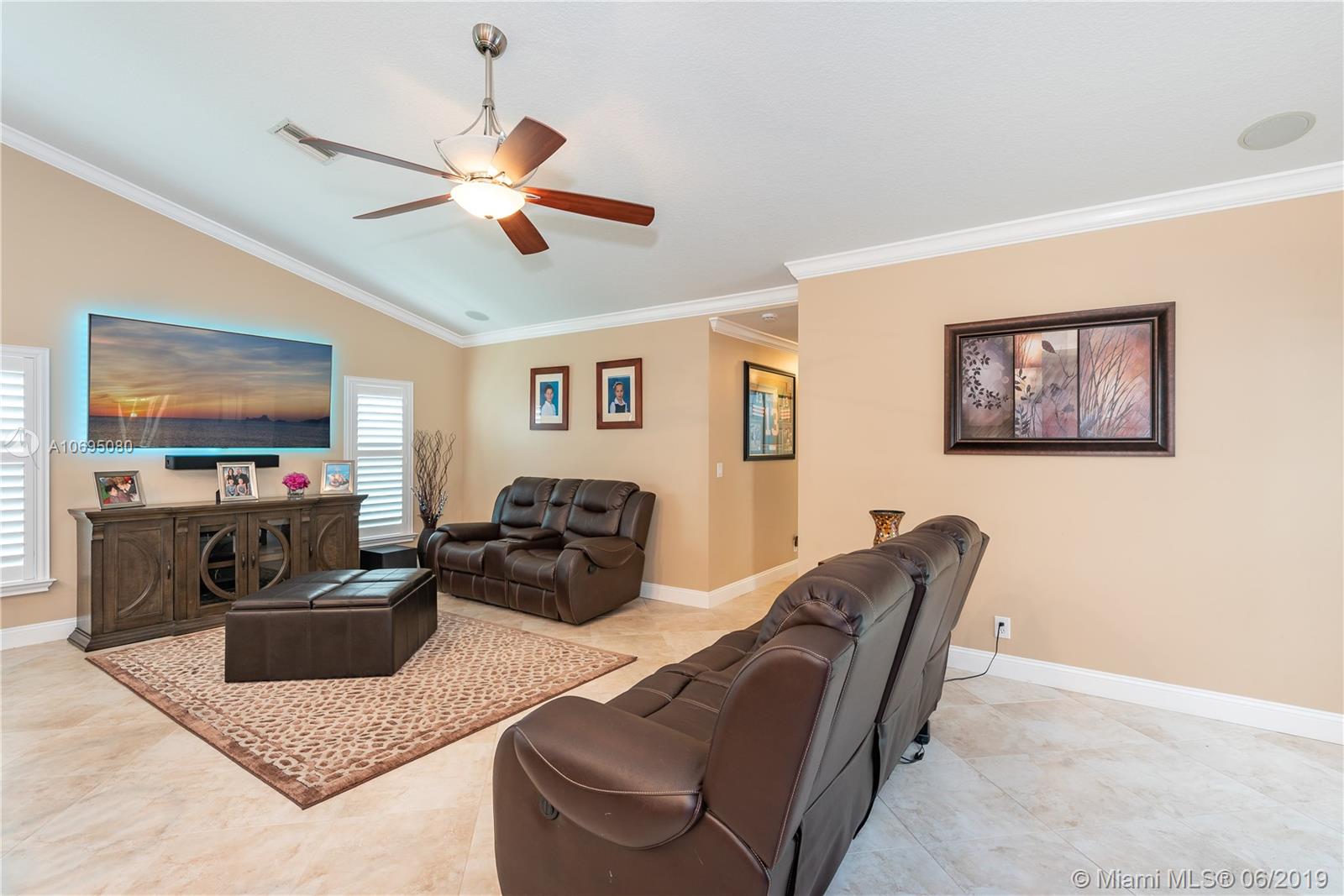 12486 Southwest 9th Place Davie, FL 33325 - Photo 12 of 36