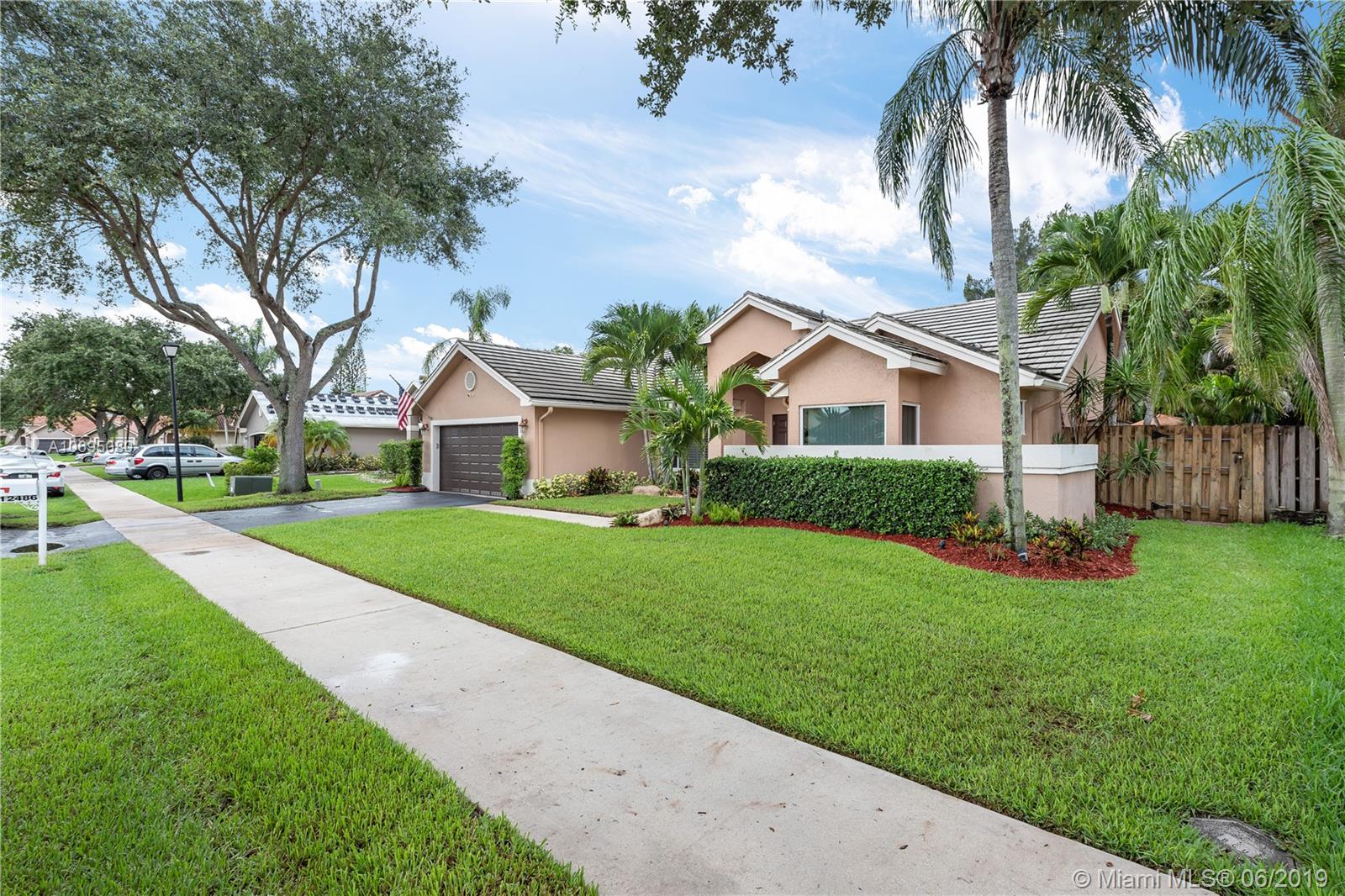 12486 Southwest 9th Place Davie, FL 33325 - Photo 29 of 36