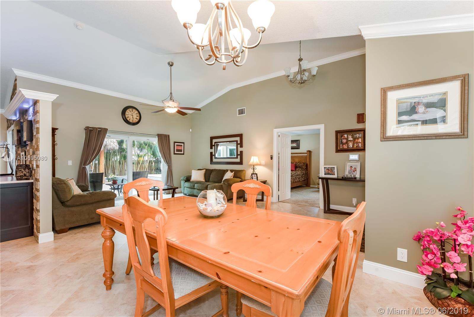 12486 Southwest 9th Place Davie, FL 33325 - Photo 5 of 36