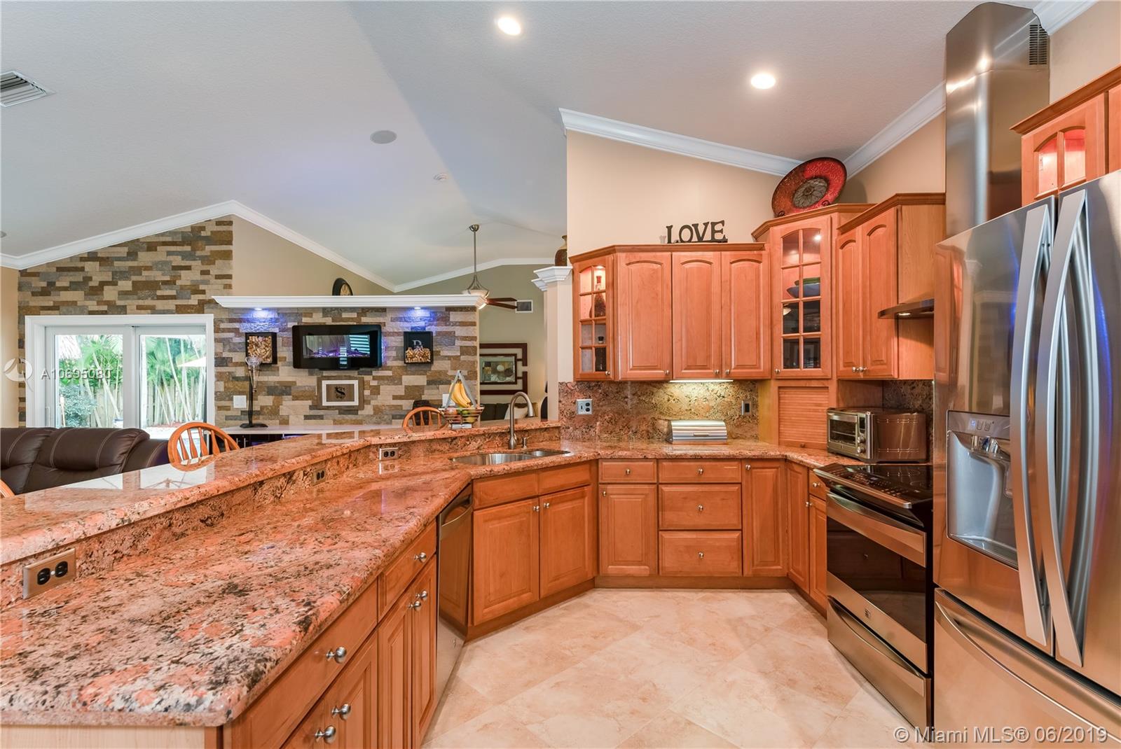 12486 Southwest 9th Place Davie, FL 33325 - Photo 6 of 36