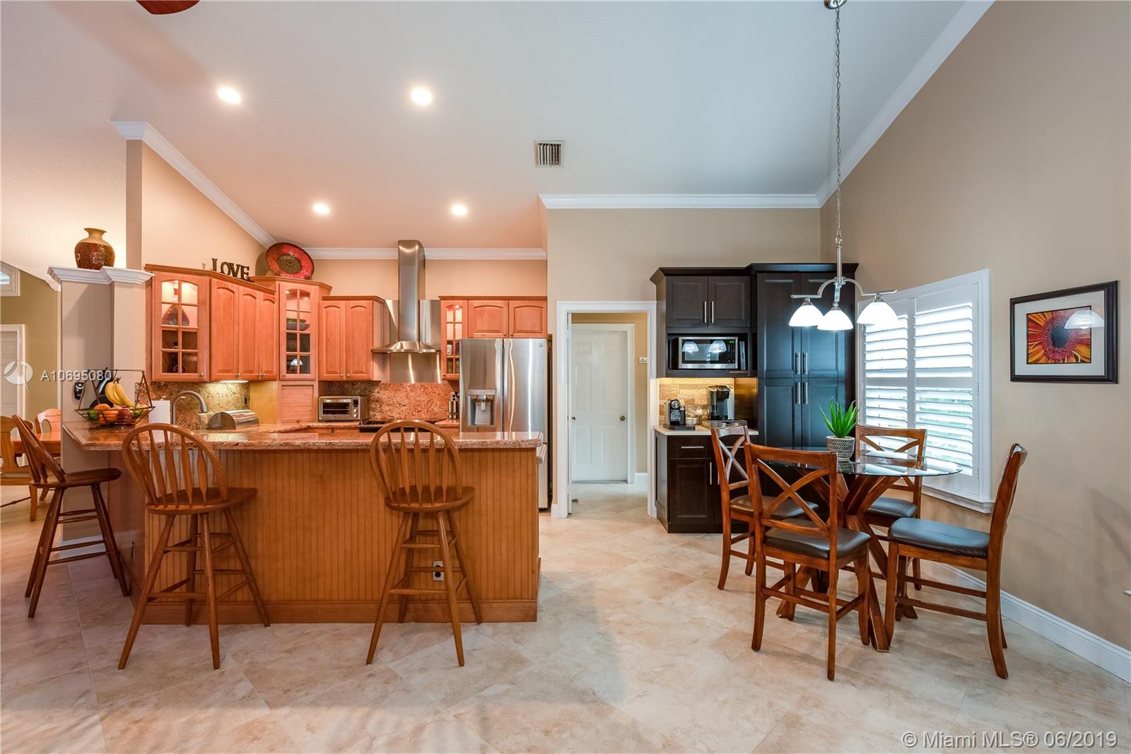 12486 Southwest 9th Place Davie, FL 33325 - Photo 7 of 36