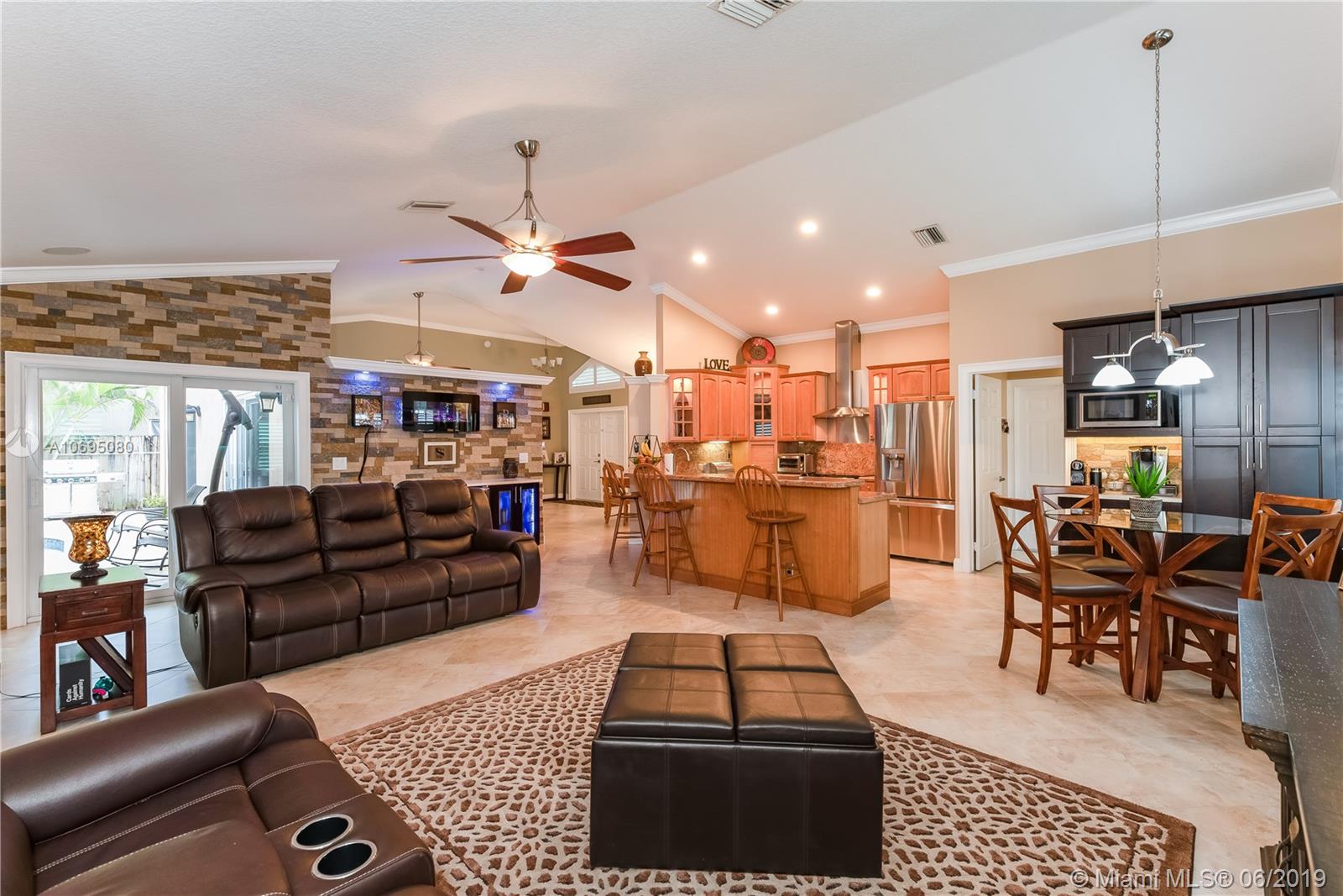 12486 Southwest 9th Place Davie, FL 33325 - Photo 8 of 36