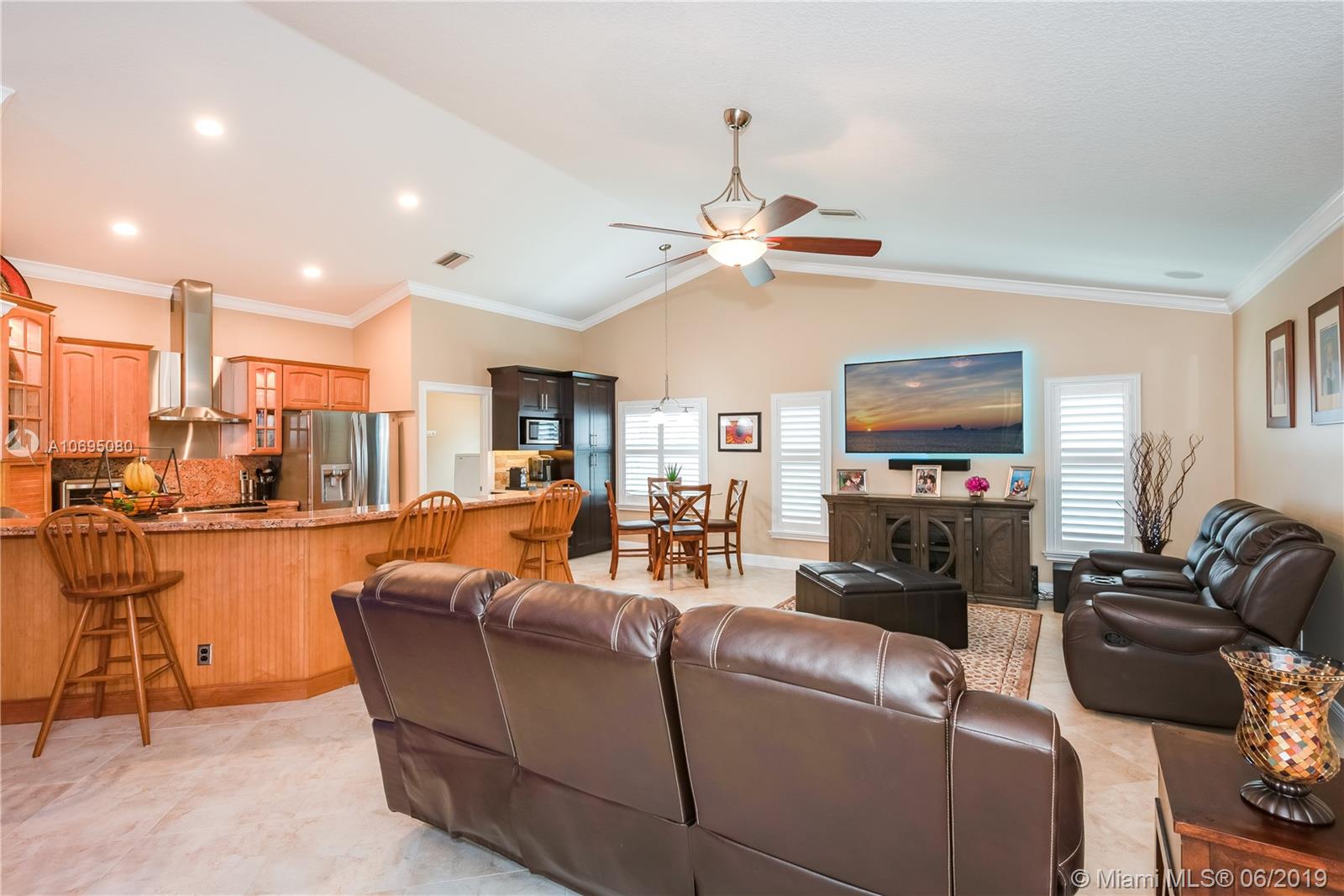 12486 Southwest 9th Place Davie, FL 33325 - Photo 9 of 36