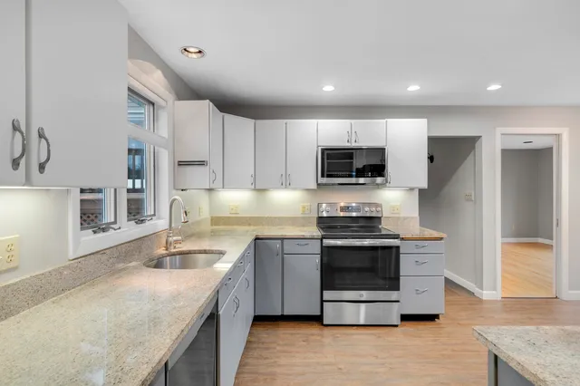 $849,900 | 123 Beech Ridge Road, Scarborough, ME 04074