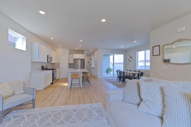 $2,995 | 24378 East Harrier Lane, Liberty Lake, WA 99019