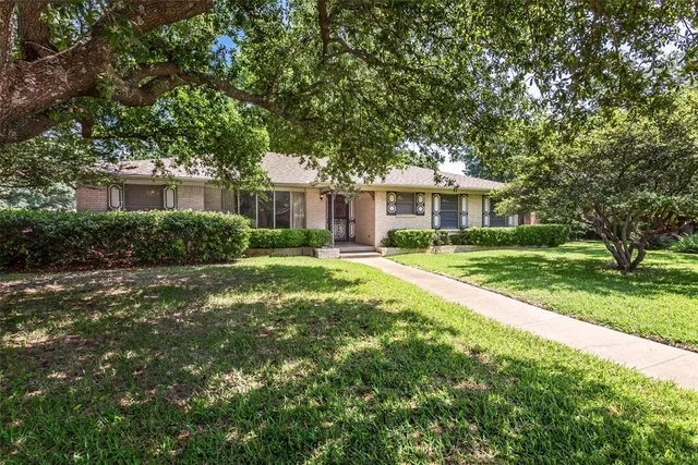 $3,495 | 6105 East University Boulevard, Dallas, TX 75214