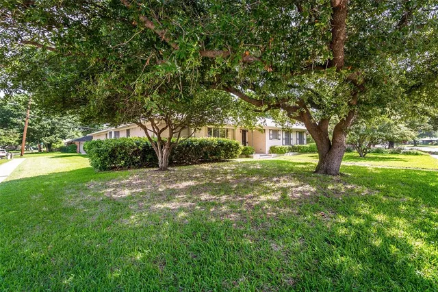 $3,495 | 6105 East University Boulevard, Dallas, TX 75214