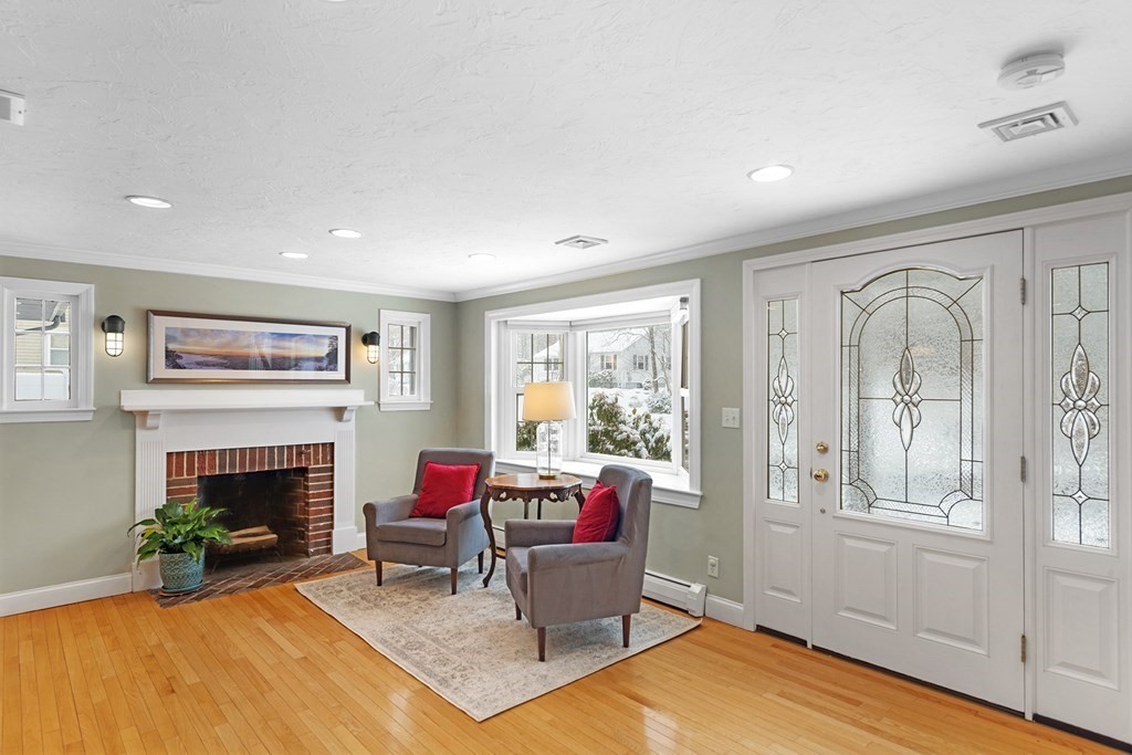 155 Beechnut Road Westwood, MA 02090 - Photo 7 of 38 Gallery Image 7