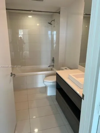 $2,500 | 1100 South Miami Avenue, Unit 2006, Miami, FL 33130