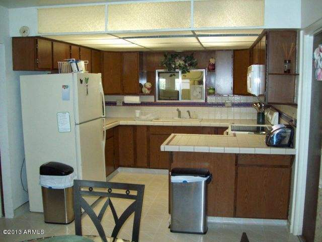 3415 West Wethersfield Road Phoenix, AZ 85029 - Photo 4 of 12 kitchen1