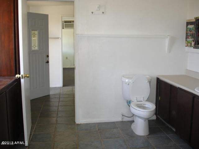 3415 West Wethersfield Road Phoenix, AZ 85029 - Photo 5 of 12 bath