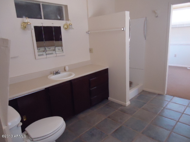 3415 West Wethersfield Road Phoenix, AZ 85029 - Photo 8 of 12 bath