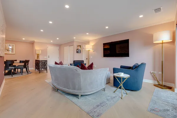 $479,900 | 2200 Bouterse Street, Unit 407, Park Ridge, IL 60068