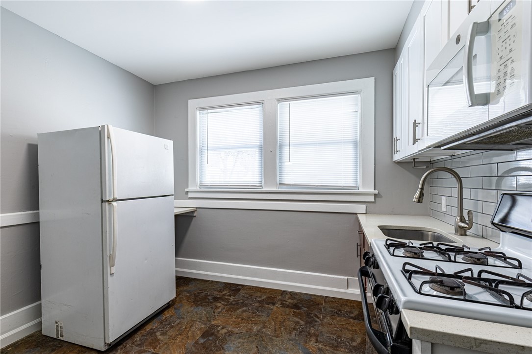 333 Raines Park Rochester, NY 14613 - Photo 12 of 34