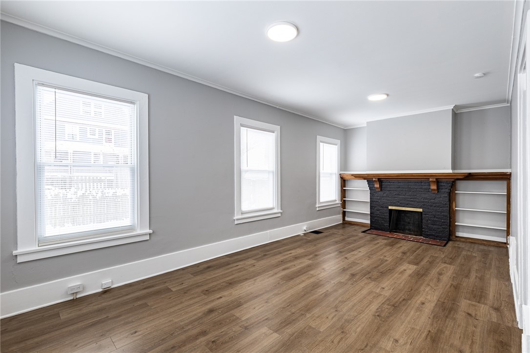 333 Raines Park Rochester, NY 14613 - Photo 5 of 34