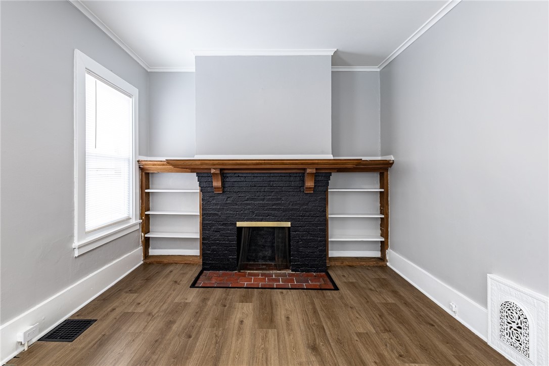 333 Raines Park Rochester, NY 14613 - Photo 7 of 34