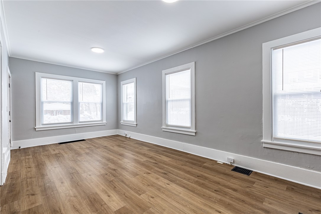 333 Raines Park Rochester, NY 14613 - Photo 8 of 34