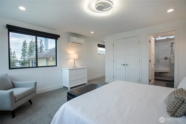 $4,000 | 4727 36th Avenue Southwest, Seattle, WA 98126