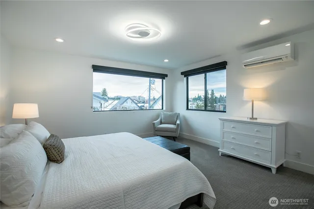 $4,000 | 4727 36th Avenue Southwest, Seattle, WA 98126