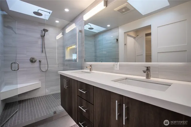 $4,000 | 4727 36th Avenue Southwest, Seattle, WA 98126