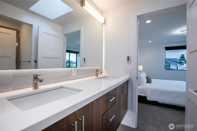 $4,000 | 4727 36th Avenue Southwest, Seattle, WA 98126