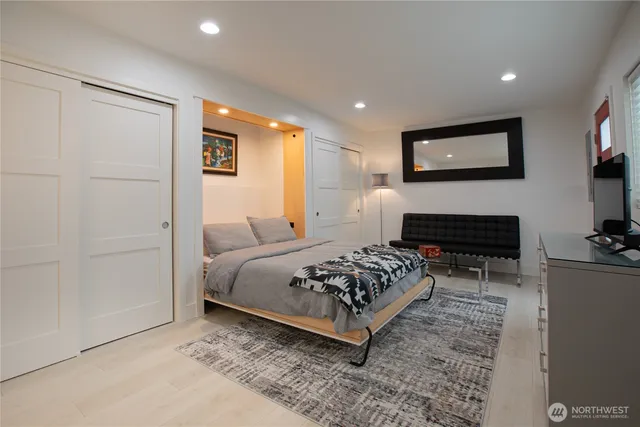 $4,000 | 4727 36th Avenue Southwest, Seattle, WA 98126