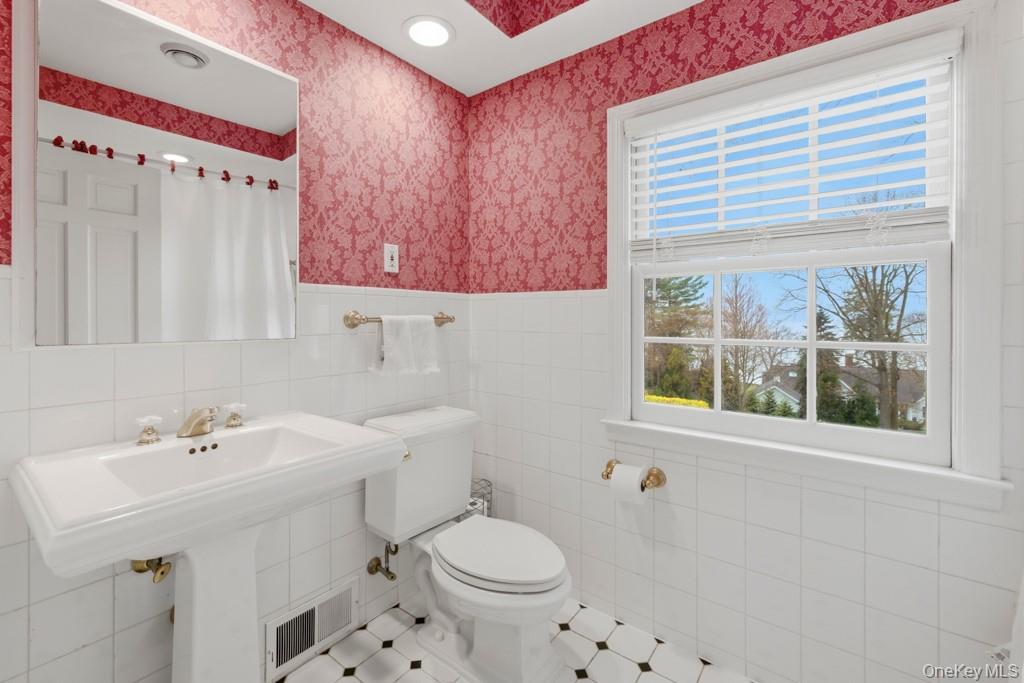 179 River Road Briarcliff Manor, NY 10510 - Photo 21 of 38 Full Bath