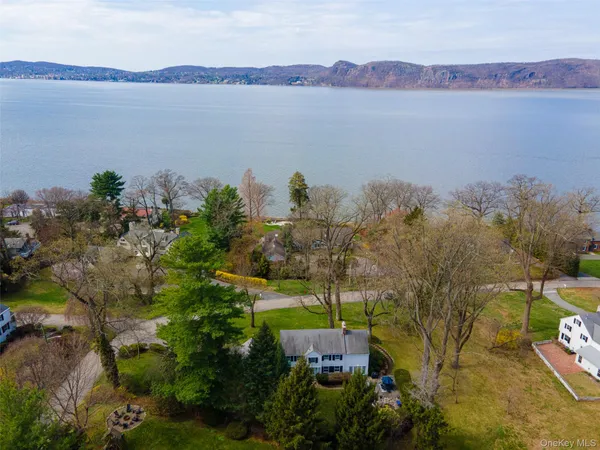 $1,950,000 | 179 River Road, Briarcliff Manor, NY 10510