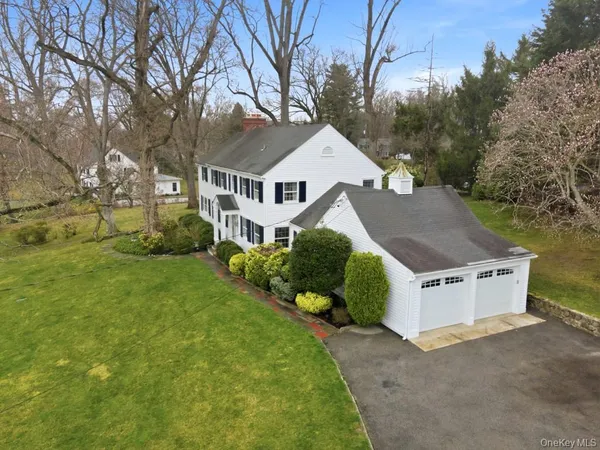 $1,950,000 | 179 River Road, Briarcliff Manor, NY 10510
