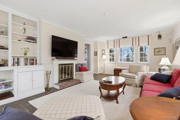 $1,950,000 | 179 River Road, Briarcliff Manor, NY 10510