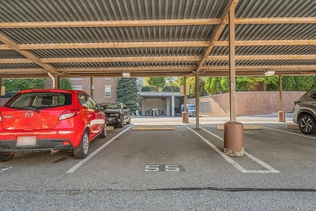 $549,000 | 20 Hammond Pond Parkway, Unit 606, Newton, MA 02467