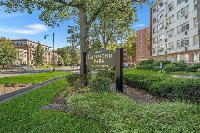 $549,000 | 20 Hammond Pond Parkway, Unit 606, Newton, MA 02467