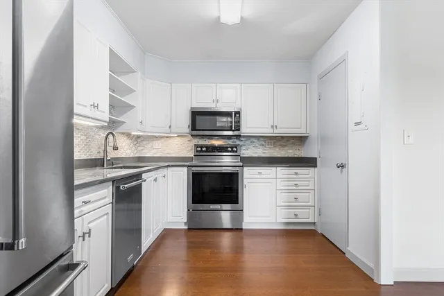 $549,000 | 20 Hammond Pond Parkway, Unit 606, Newton, MA 02467