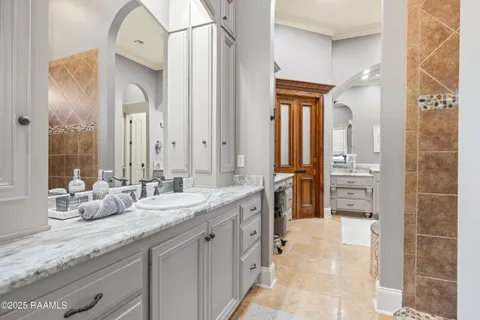 $1,100,000 | 100 Candlewood Drive, Lafayette, LA 70508