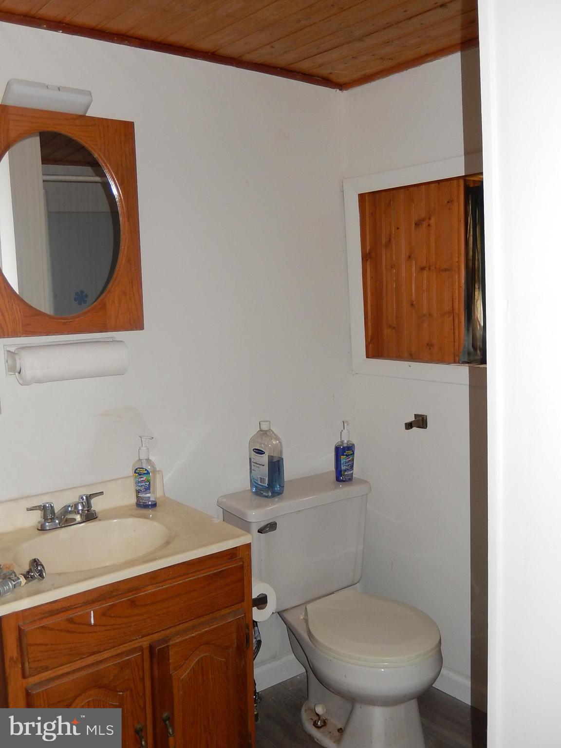 433 Main Street Clayton, DE 19938 - Photo 16 of 30 First floor bath