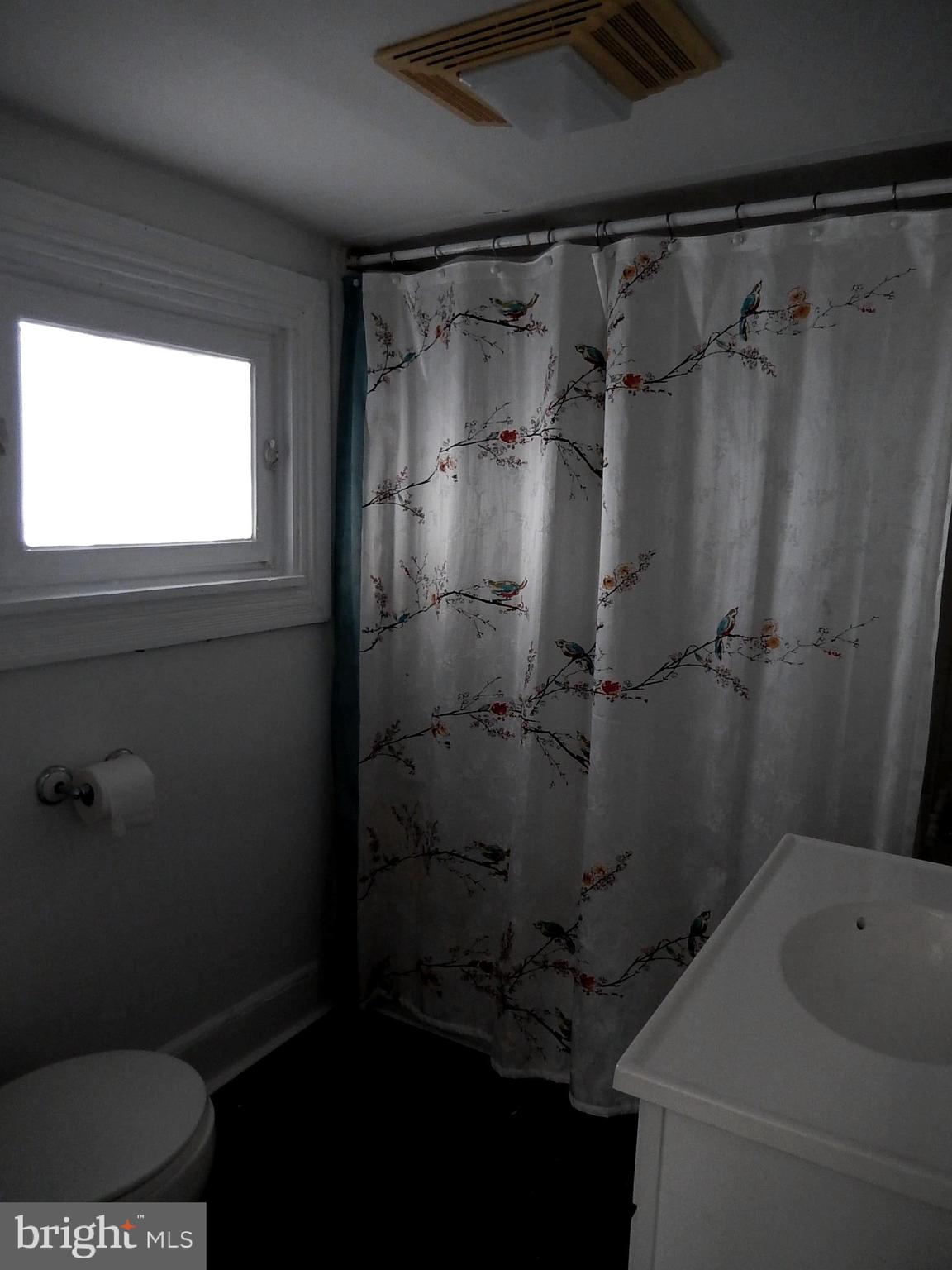 433 Main Street Clayton, DE 19938 - Photo 20 of 30 2nd floor bath