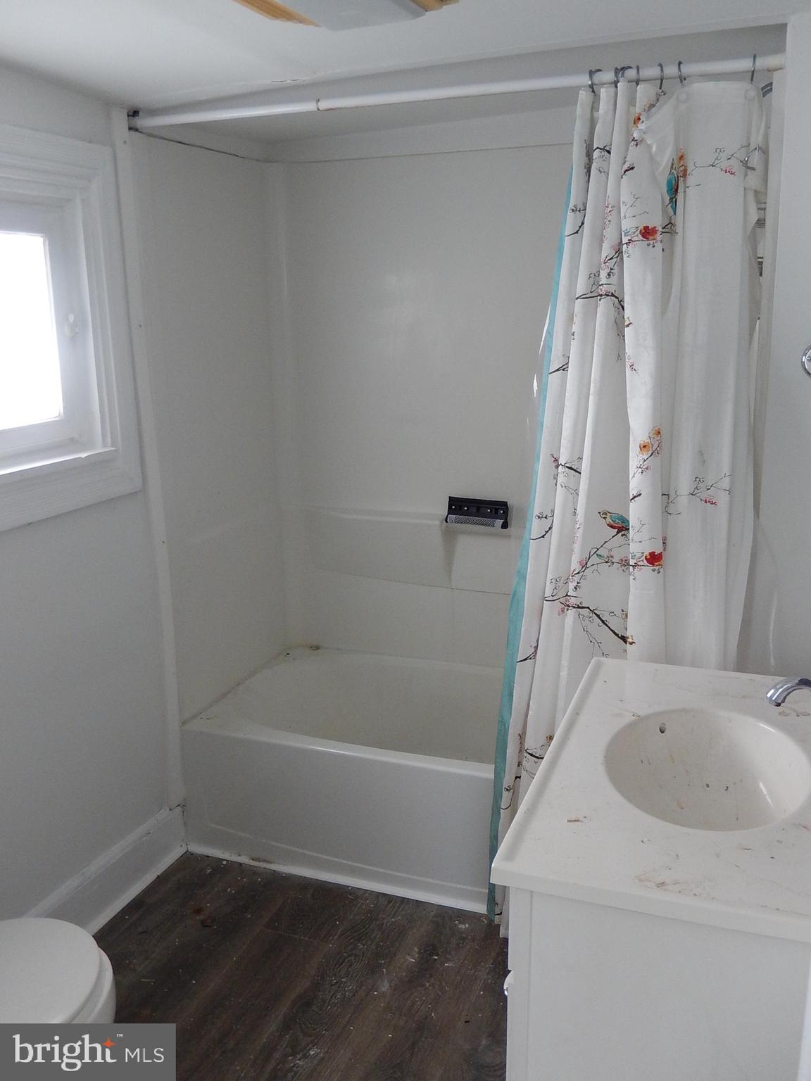 433 Main Street Clayton, DE 19938 - Photo 21 of 30 2nd floor bath