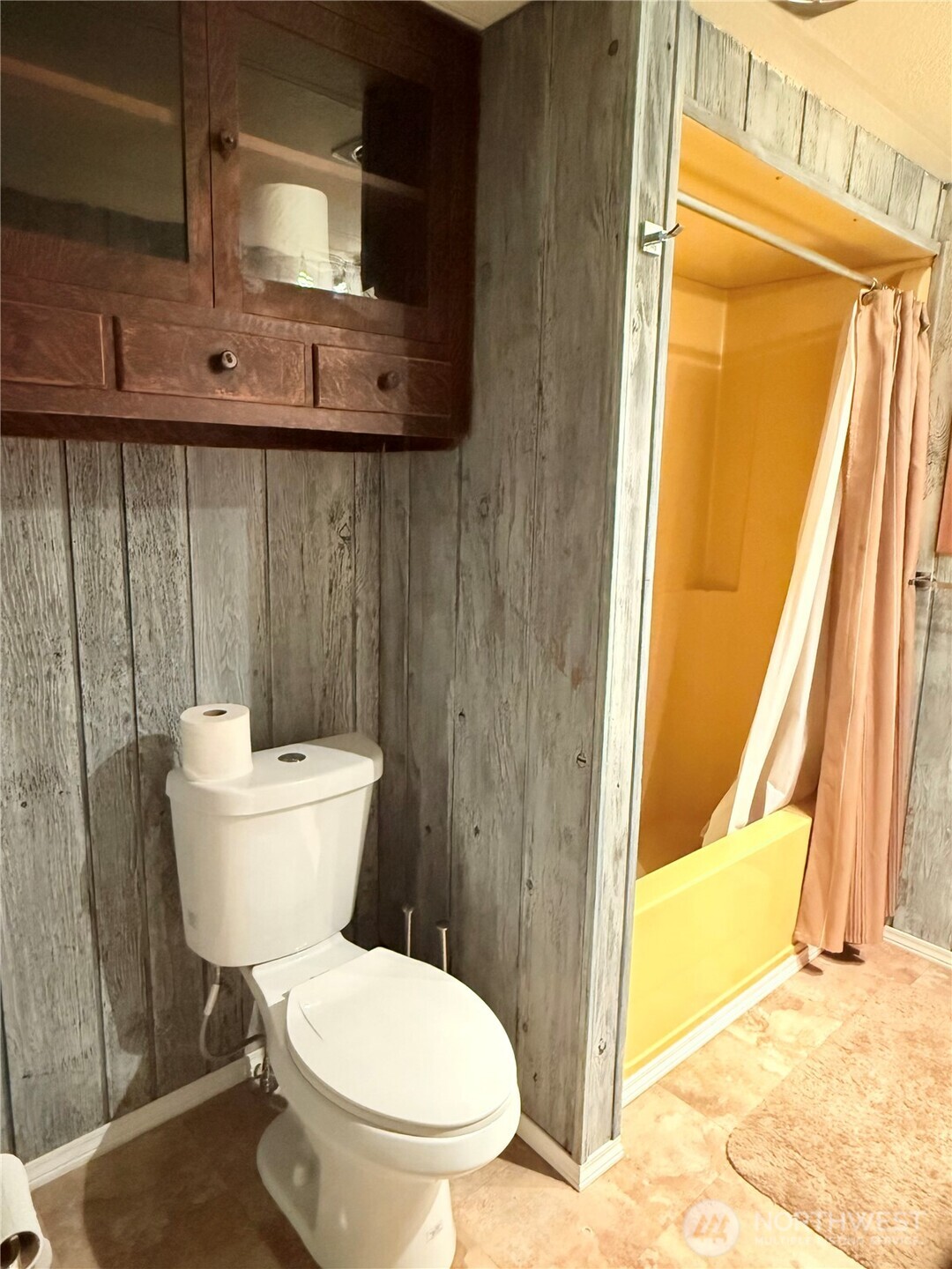 411 Southwest College Avenue Wilbur, WA 99185 - Photo 24 of 40 a bathroom with a toilet a sink and a mirror