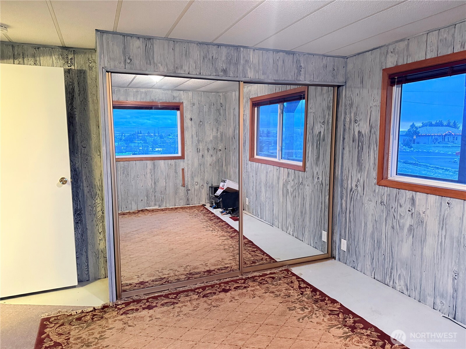 411 Southwest College Avenue Wilbur, WA 99185 - Photo 26 of 40 a bedroom with a bed and a window