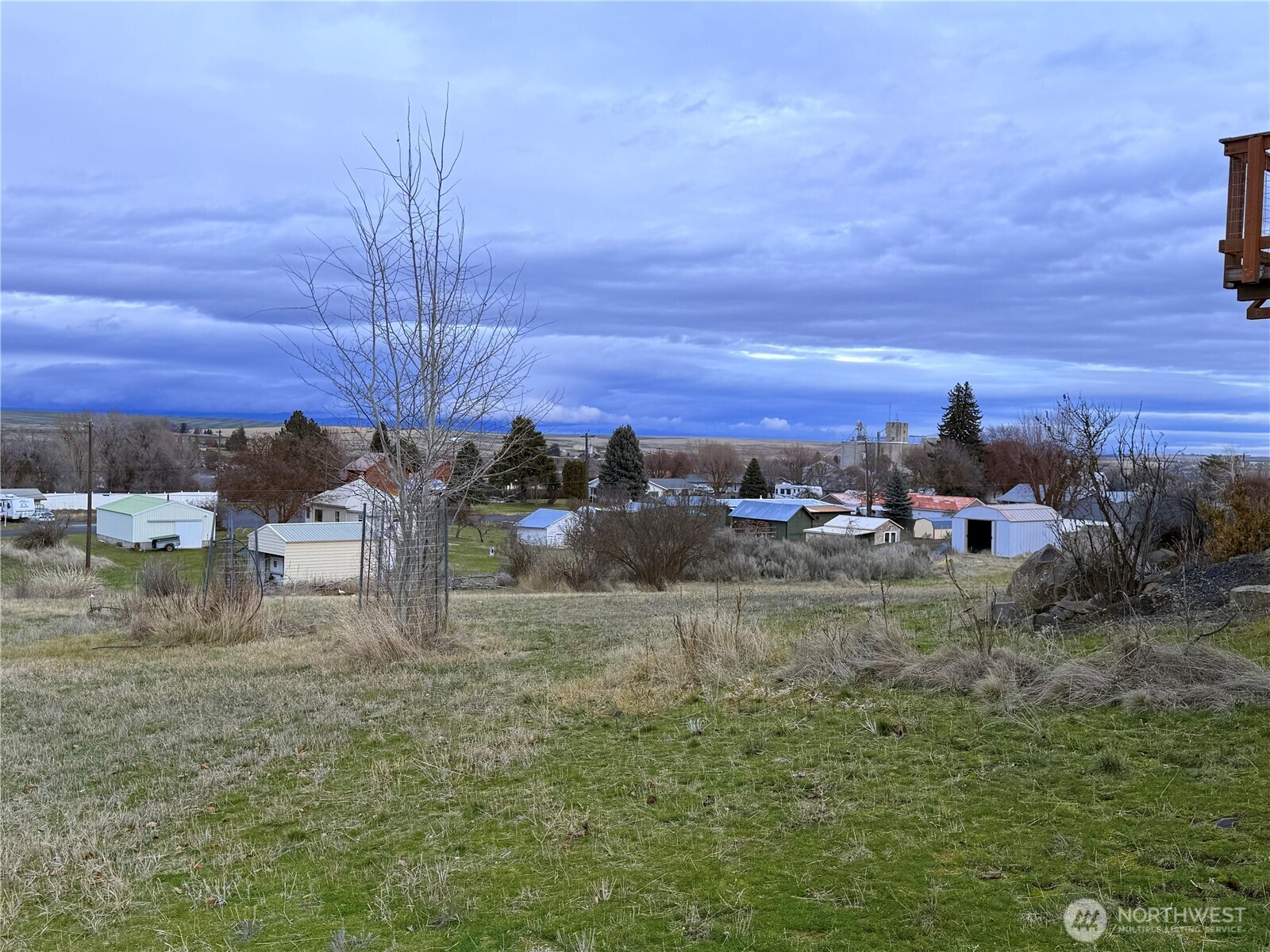 411 Southwest College Avenue Wilbur, WA 99185 - Photo 32 of 40 a view of a town with barn