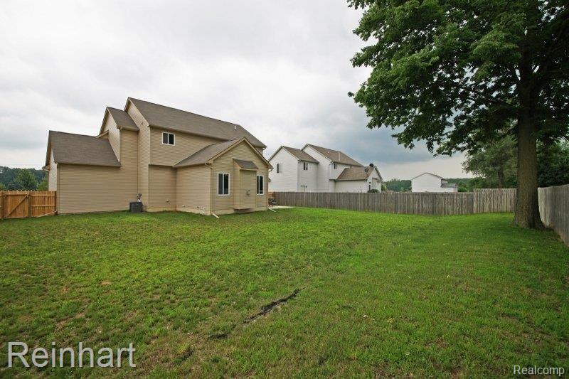 812 Golf Ridge Circle Dundee, MI 48131 - Photo 23 of 25 DSC03560.JPG