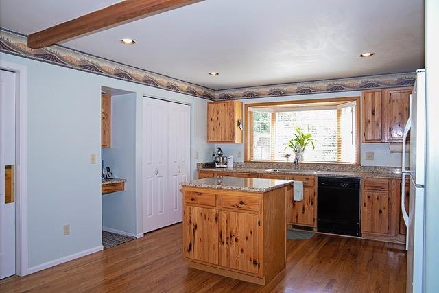 827 South Espey Road Grants Pass, OR 97527 - Photo 9 of 34 Additional Photo