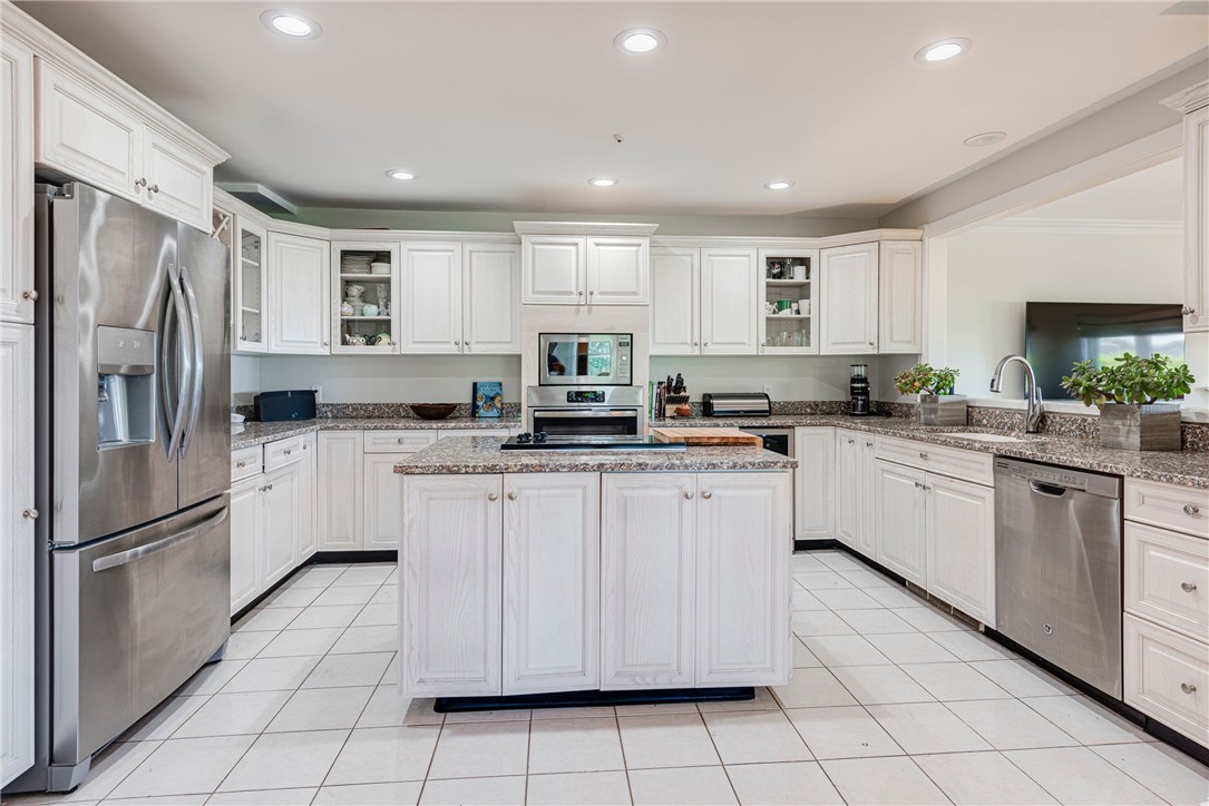 175 Ocean Road, Unit 5 Narragansett, RI 02882 - Photo 17 of 43