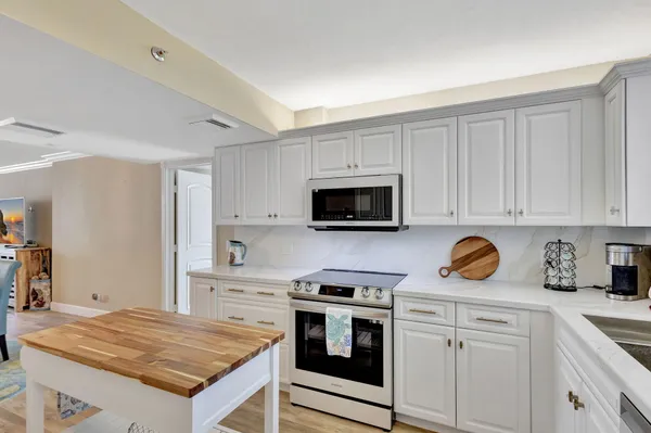 $9,500 | 100 Ocean Trail Way, Unit 301, Jupiter, FL 33477